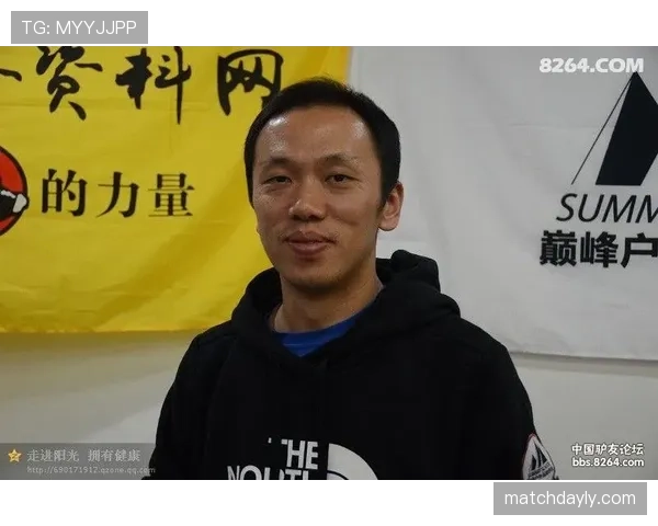 仲满训练完直接啃鸡腿？这反差谁懂啊